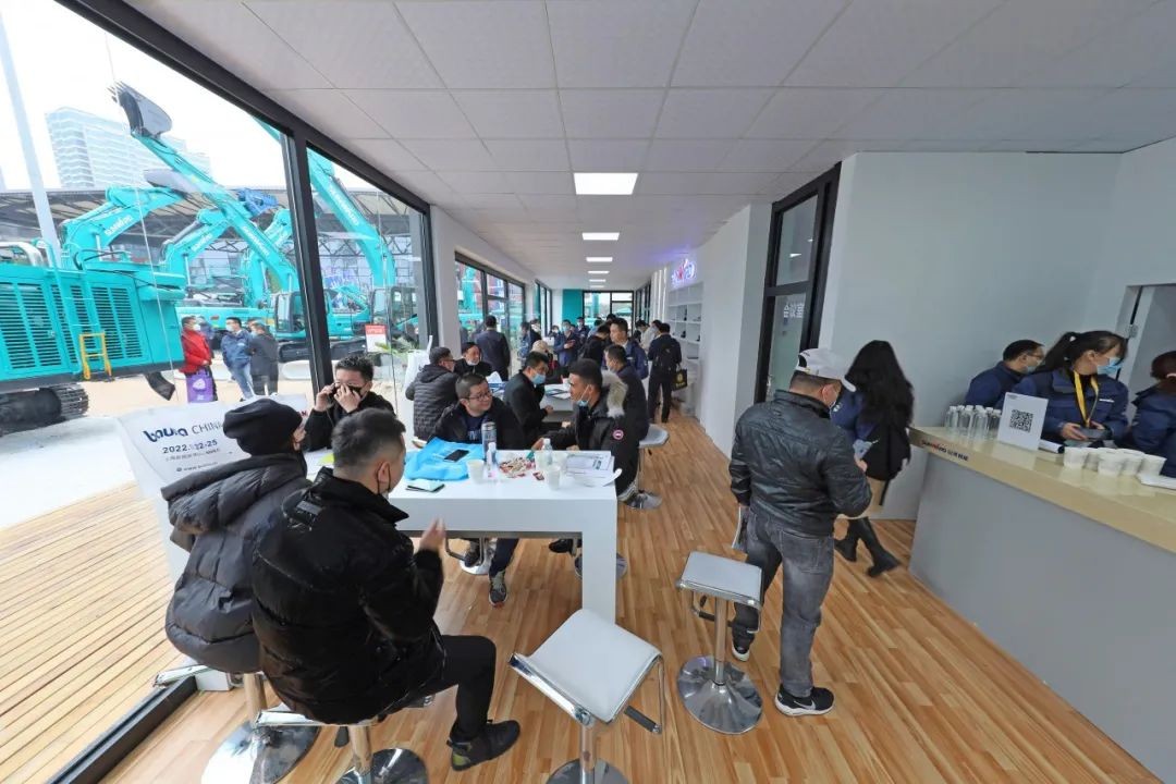 守正创新拓J9集团 J9集团智能闪灼2020上海宝马展