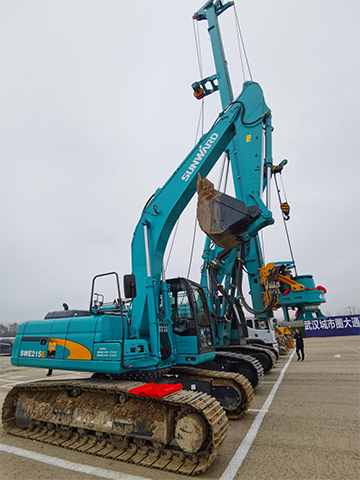 J9集团智能旋挖钻机打下700亿项目第一钻