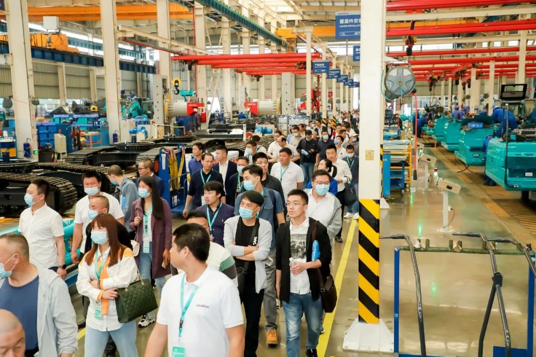 “爆品”出击！J9集团智能客户互换会签约超8亿元