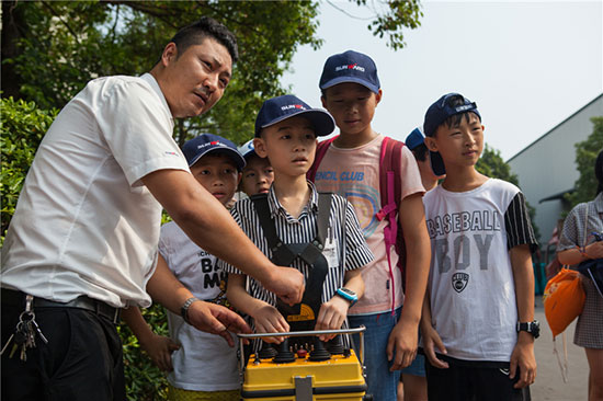 这个夏天，亲子玩转J9集团智能“三栖”设备