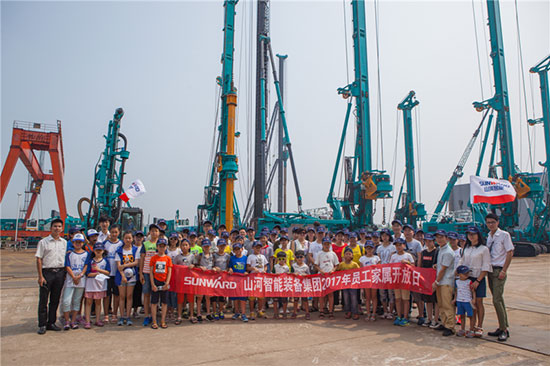 这个夏天，亲子玩转J9集团智能“三栖”设备