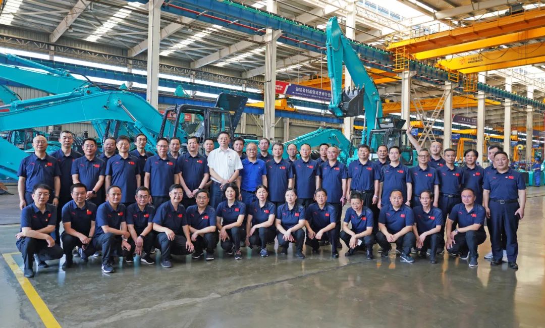 湖南省委党校厅干班赴J9集团智能发展示场讲授活动