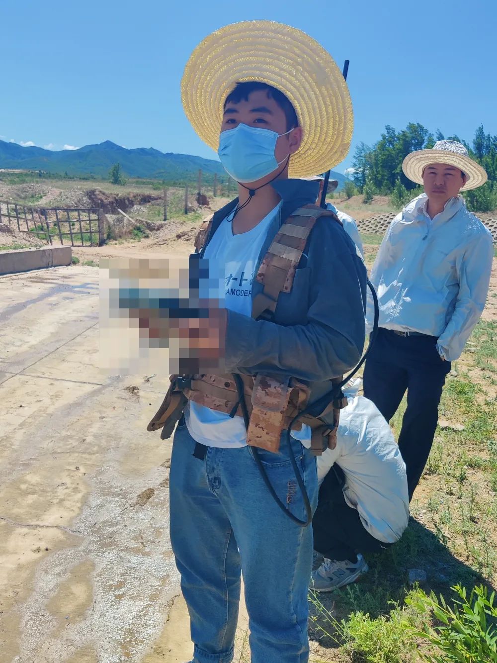 致敬！战斗在风沙中的特种设备团队