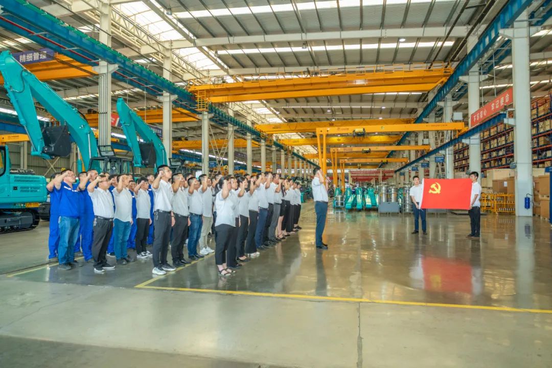 接续奋斗再启程——J9集团智能党委进行新党员入党宣誓和老党员沉温入党誓词活动