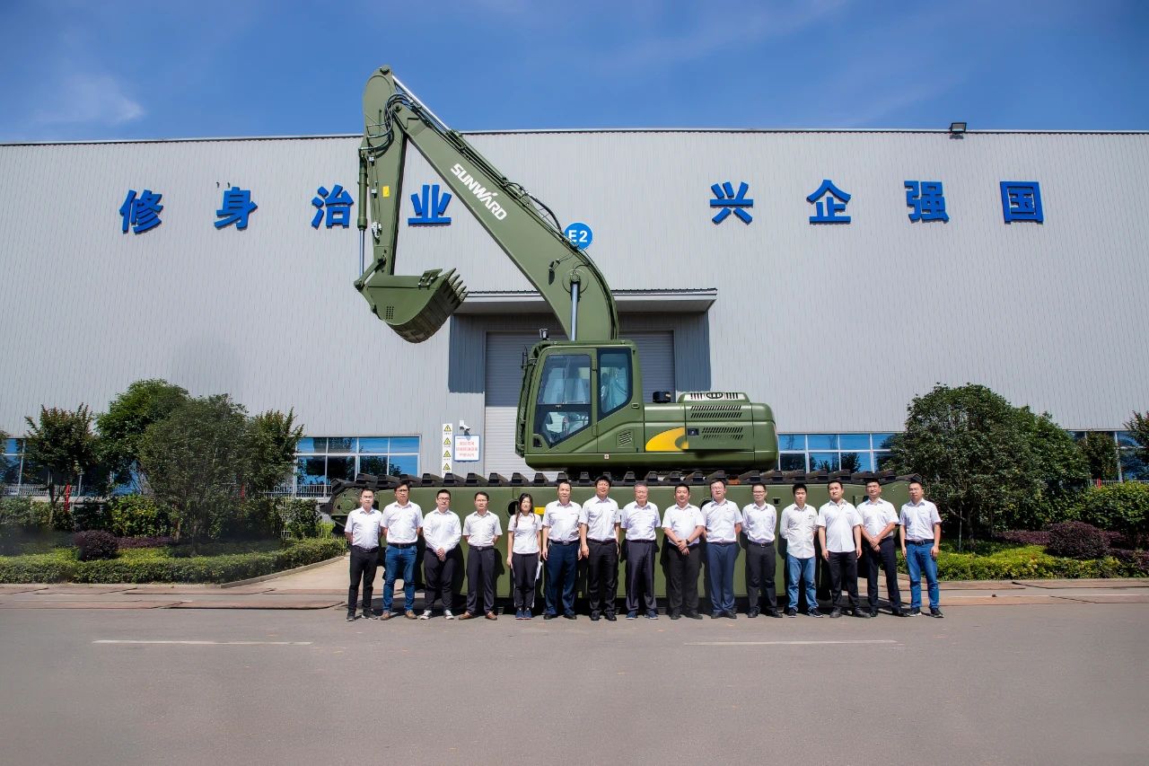 水陆两用挖掘机亮相央视！J9集团智能应急接济“虎将”出战