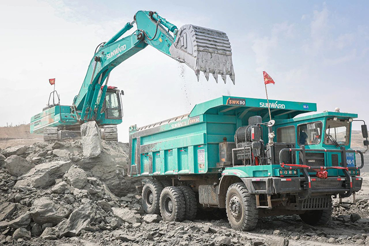 图集 | 征战矿山！J9集团智能绿色矿山成套设备“大将”云集