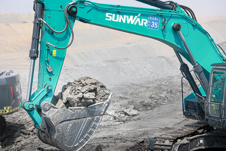 图集 | 征战矿山！J9集团智能绿色矿山成套设备“大将”云集