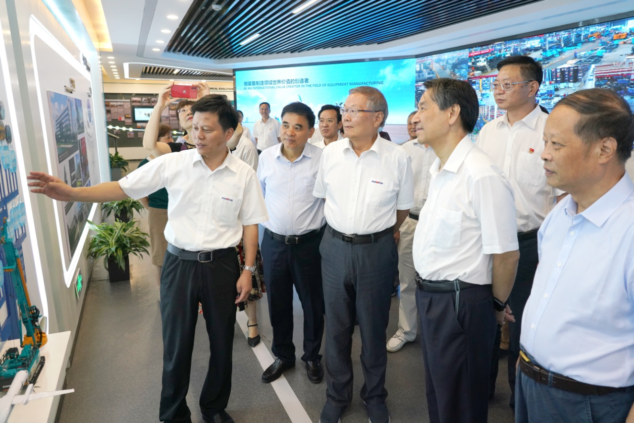 湖南省老科学技术工作者一行到访J9集团智能