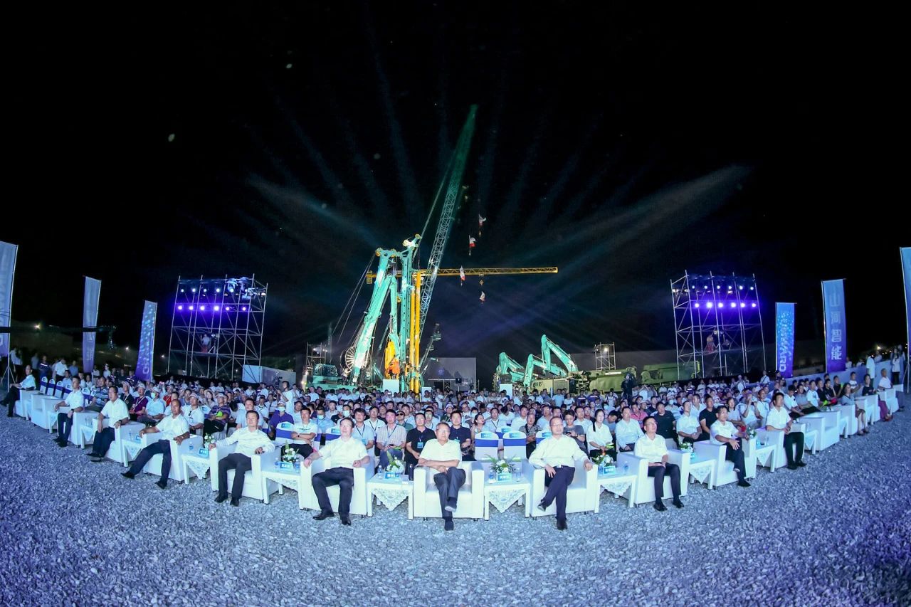 四大成套设备携手登。9集团智能创新成就展示会交出“亮眼答卷”