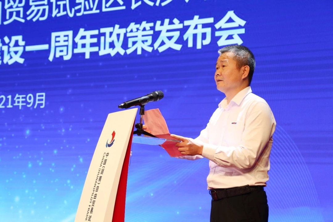 携手长沙经开区，J9集团智能索求工程机械二手设备出口