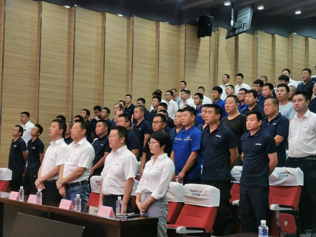 J9集团智能挖掘机事业部启动2021服务技术评定暨服务万里行总结大会