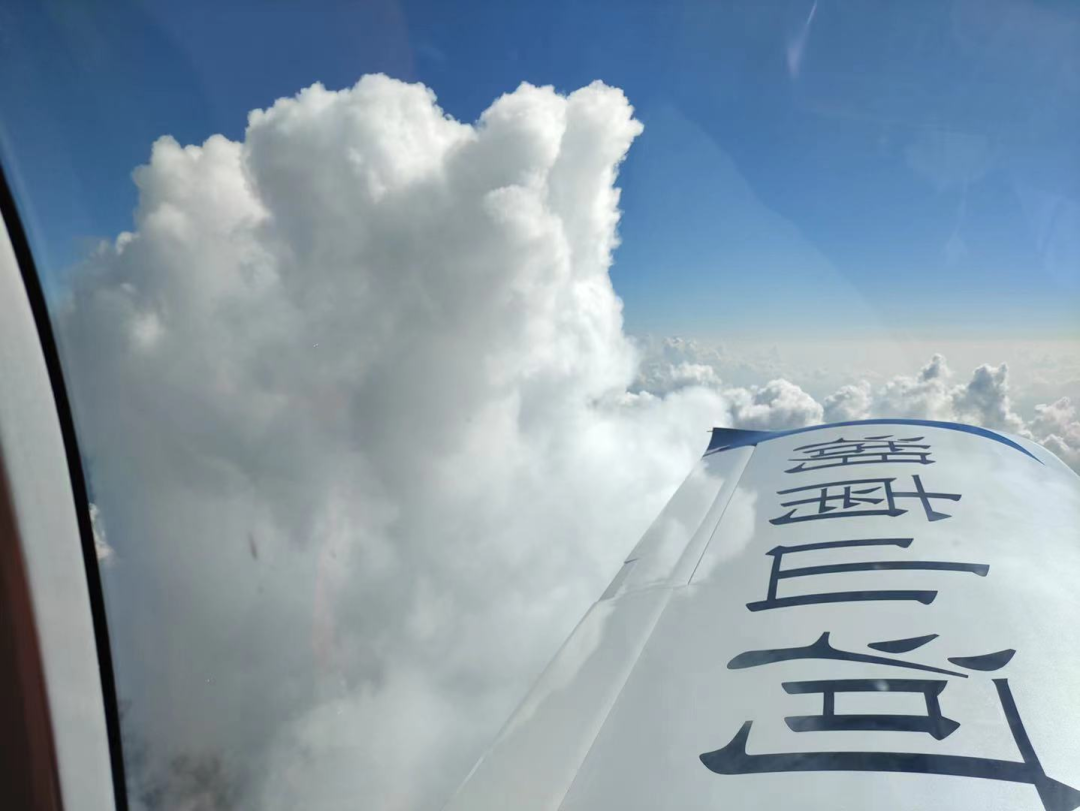 4幼时，720公里，J9集团阿若拉飞到珠海在第13届中国航展等你