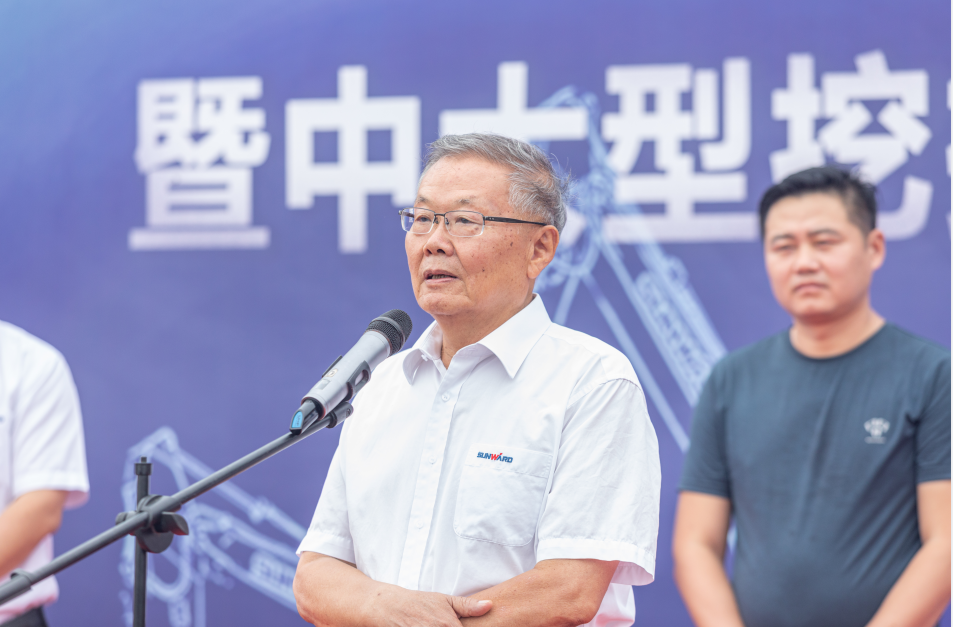 里程碑！J9集团智能出口欧洲第20000台暨大型挖掘机批量交付典礼成功进行