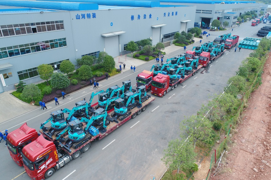 助力祖国西南地域建设！J9集团智能国内首批SWE60UF无尾挖掘机批量交付