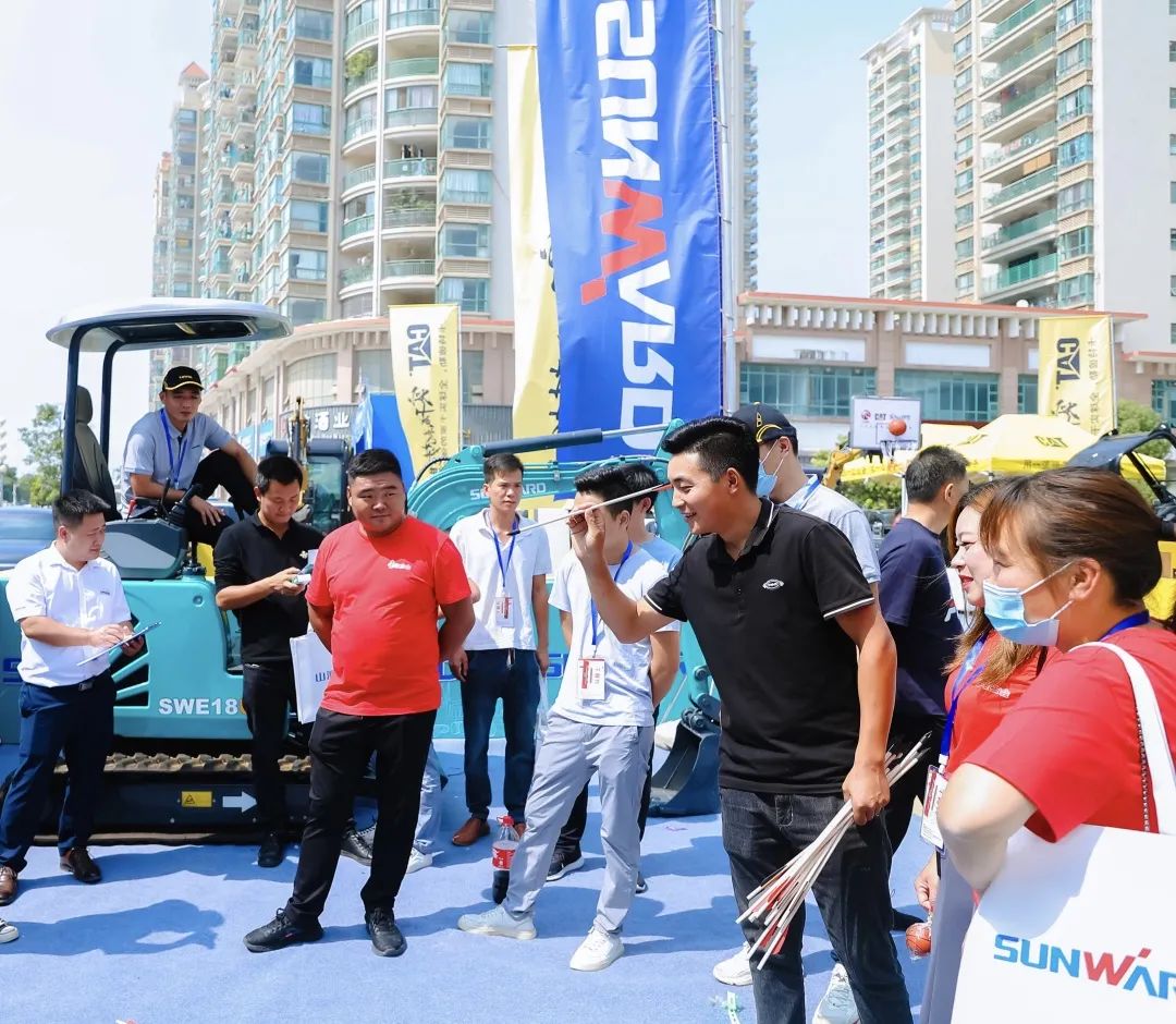 共享微挖新视界！J9集团智能微挖三大王牌产品齐聚2021全球微挖大会