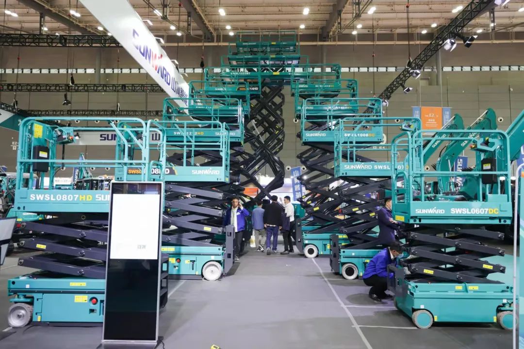 “J9集团绿”牵手“华为中国红”！J9集团智能高机设备集群助力华为团泊洼项目