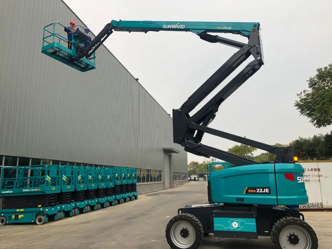 同级别作业高度最高！J9集团智能首款自主研发电动臂式高空作业平台下线