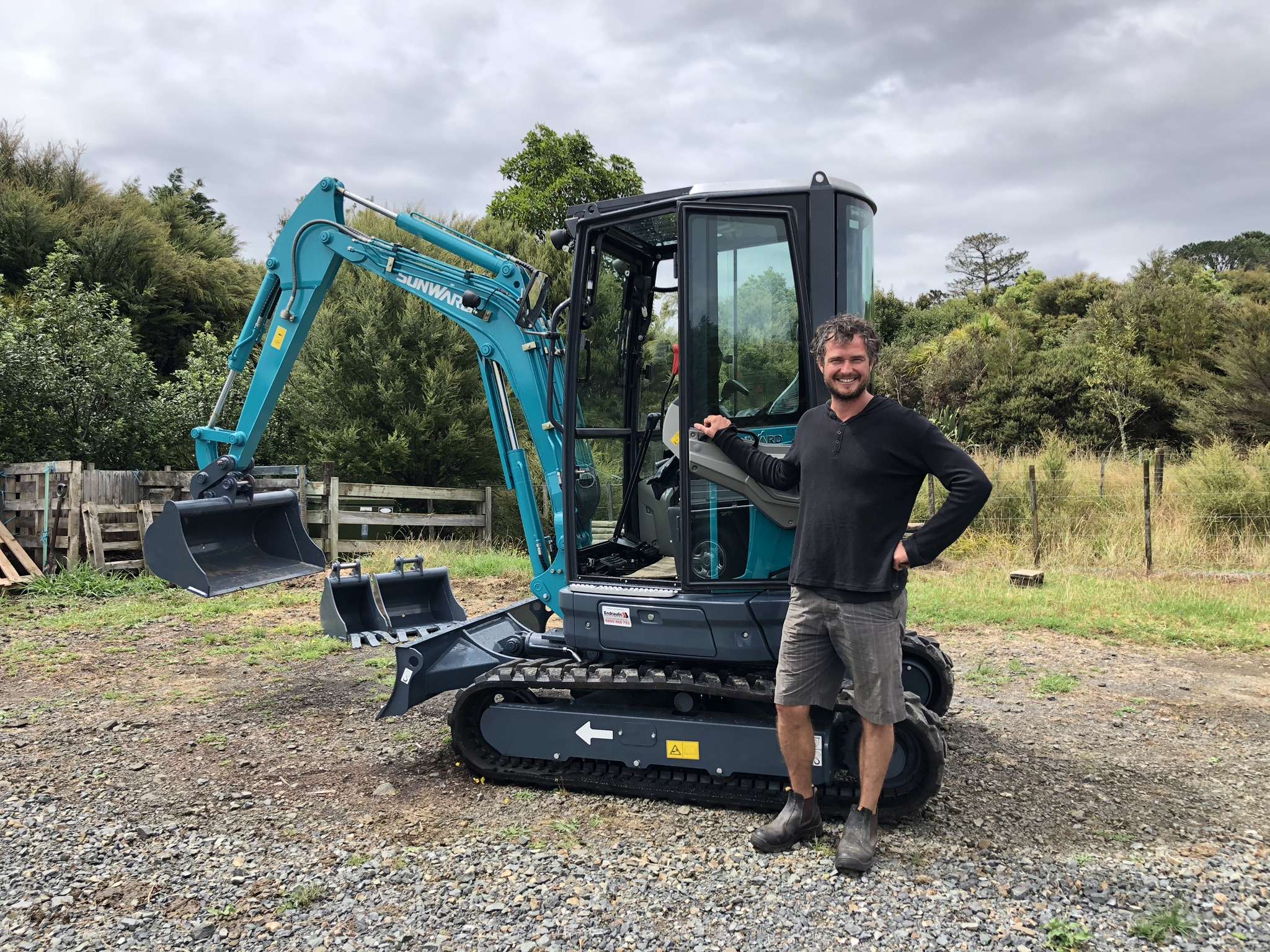 二手挖掘机买卖市场露出出这些问题，你知路吗？