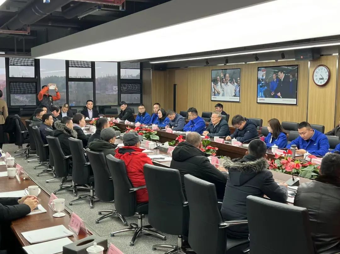 湖南异地商会结合会组织海表湘商来访J9集团智能