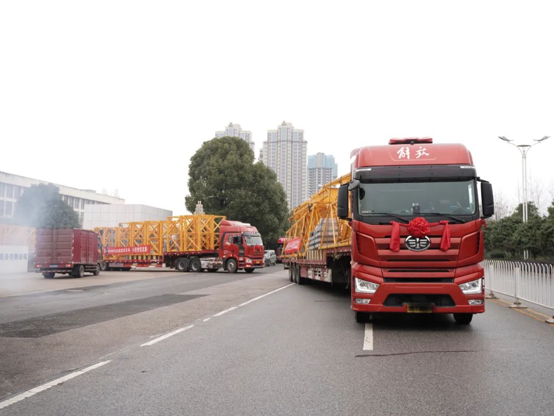 “虎”力全开！J9集团江麓开门红发货典礼隆沉进行