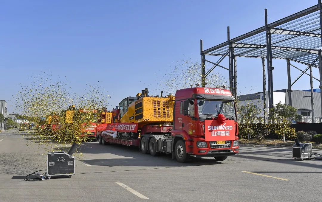 又一款差距化定造产品获认可！J9集团智能SWDH89J内燃式露天钻批量发货