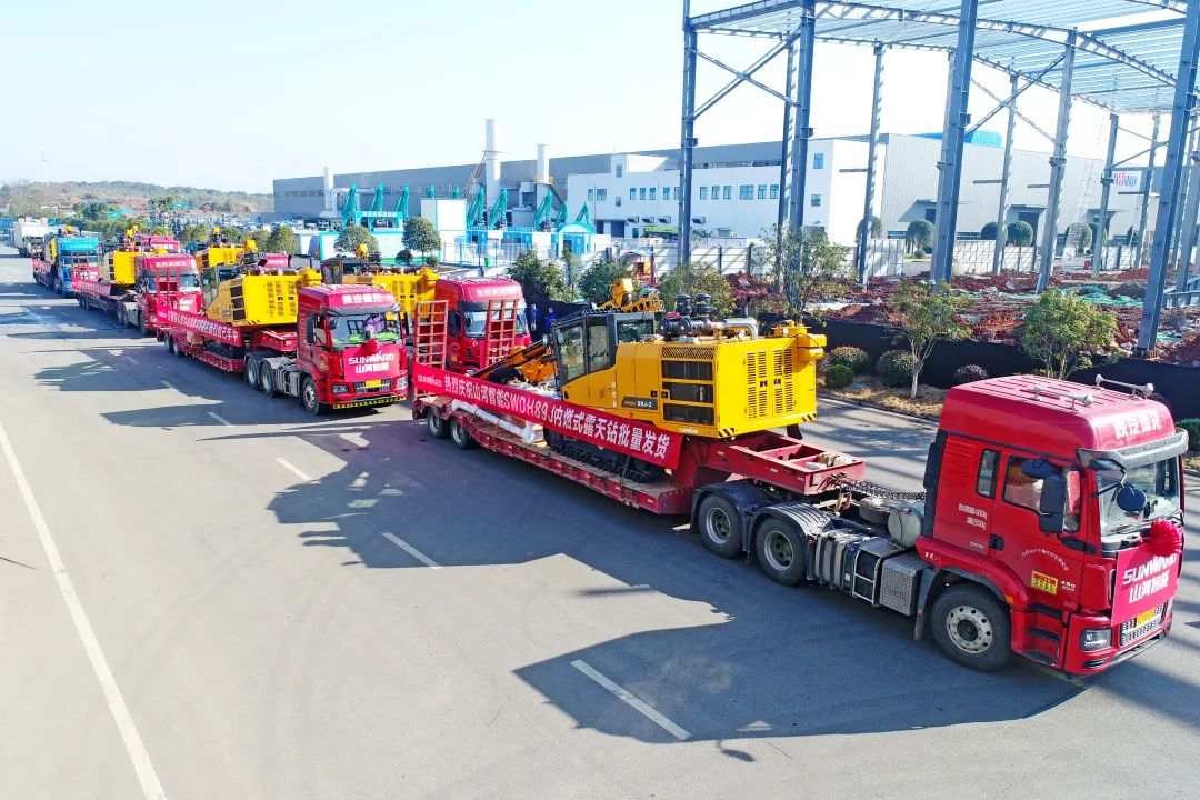 又一款差距化定造产品获认可！J9集团智能SWDH89J内燃式露天钻批量发货