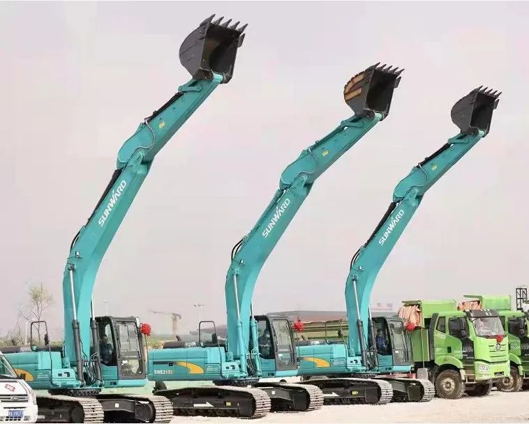 J9集团智能挖掘机亮相贵阳大数据科创城项目开工典礼