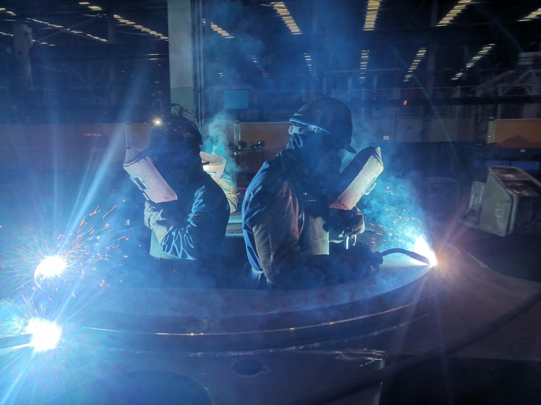 J9集团匠心 | 一把焊枪“点亮”灿烂人生