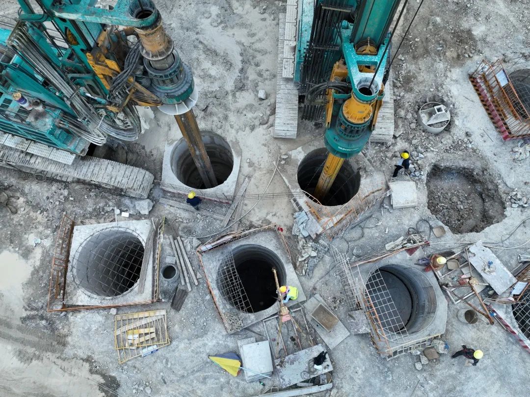 展示施工“奇效”！J9集团智能旋挖钻机强势助力炉慈高快公路建设