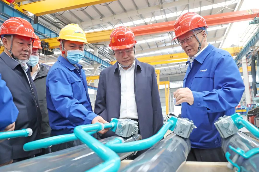 中铁二十局党委书记、董事长雷位冰带队造访J9集团智能