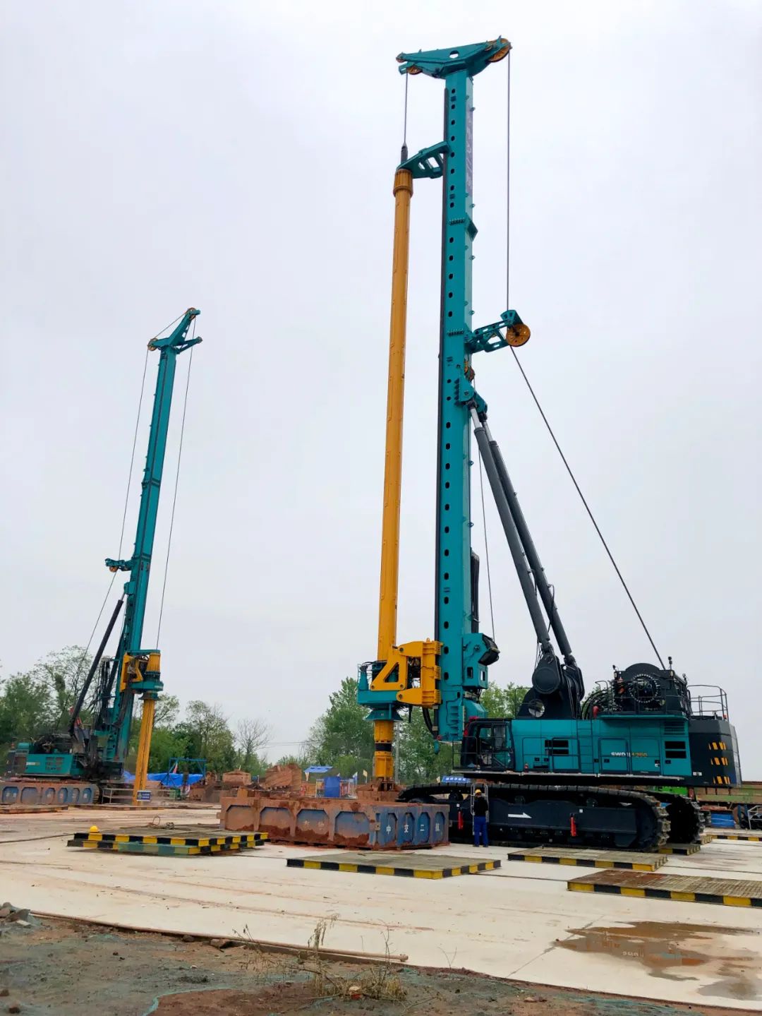 再坑装硬骨头”！J9集团智能“超等桩备”助建燕矶长江大桥