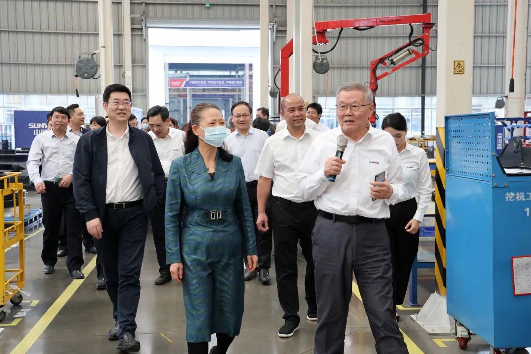 深入产学研合作！中南大学堂长、中国工程院院士田红旗率团造访J9集团智能