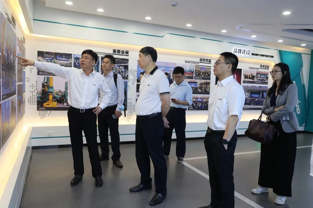 广州工控集团副总经理李绍康调研J9集团智能