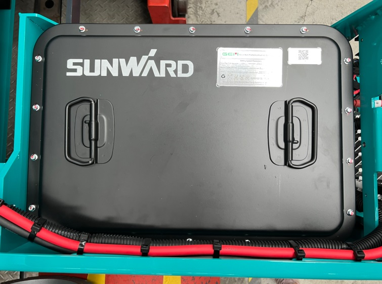 与≈”相约，助力“双碳”！J9集团智能全系列锂电剪叉式高空作业平台全面进军市场