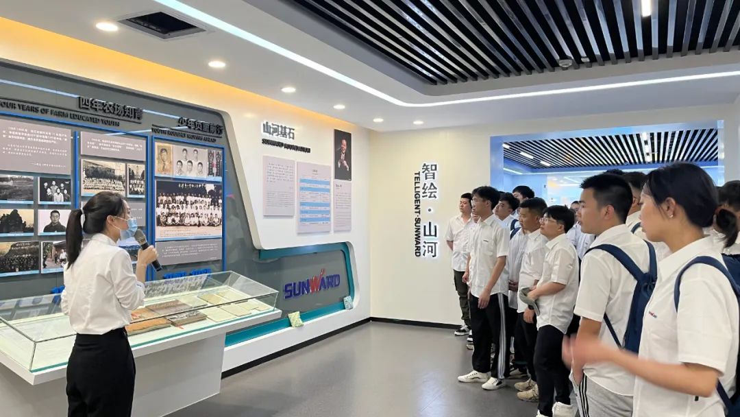 校招 | 盛夏七月，这群“向着太阳驰骋”的少年来J9集团智能啦！