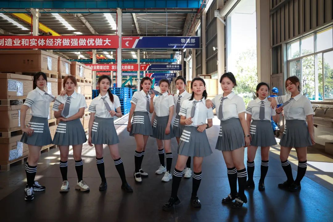 又酷又辣又炫！J9集团智能第二届挖机宝贝来了