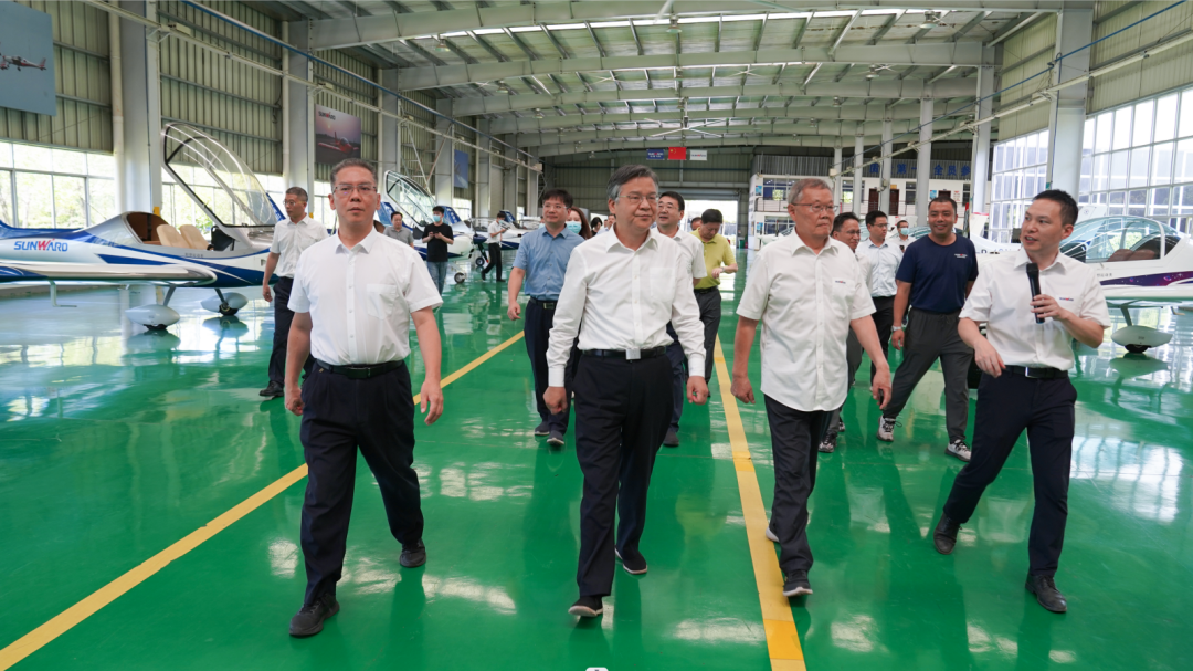 湖南省委常委、常务副省长李殿勋一行调查调研J9集团科技