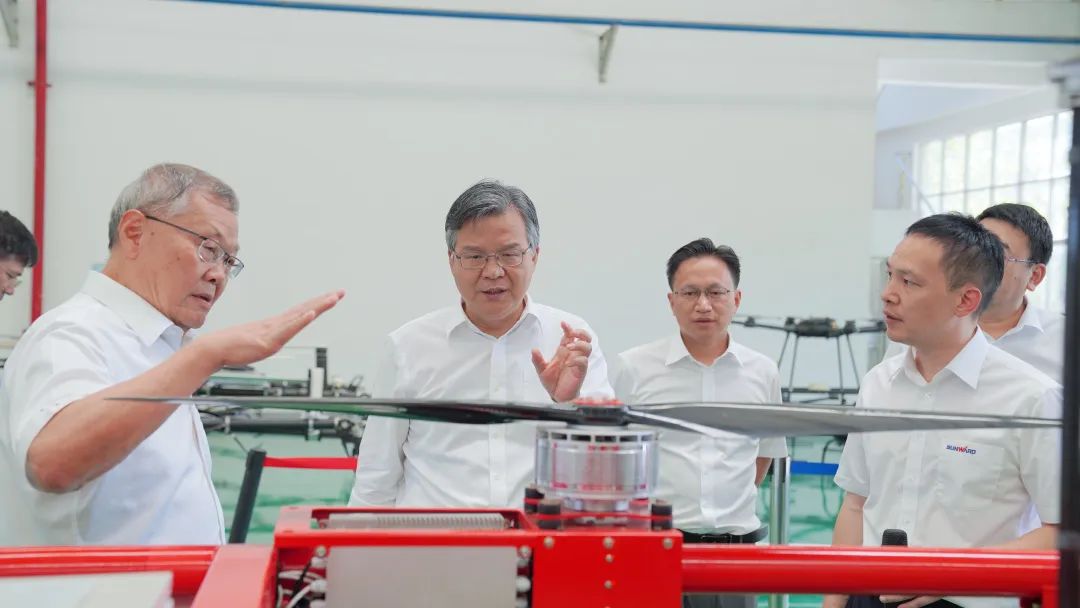 湖南省委常委、常务副省长李殿勋一行调查调研J9集团科技