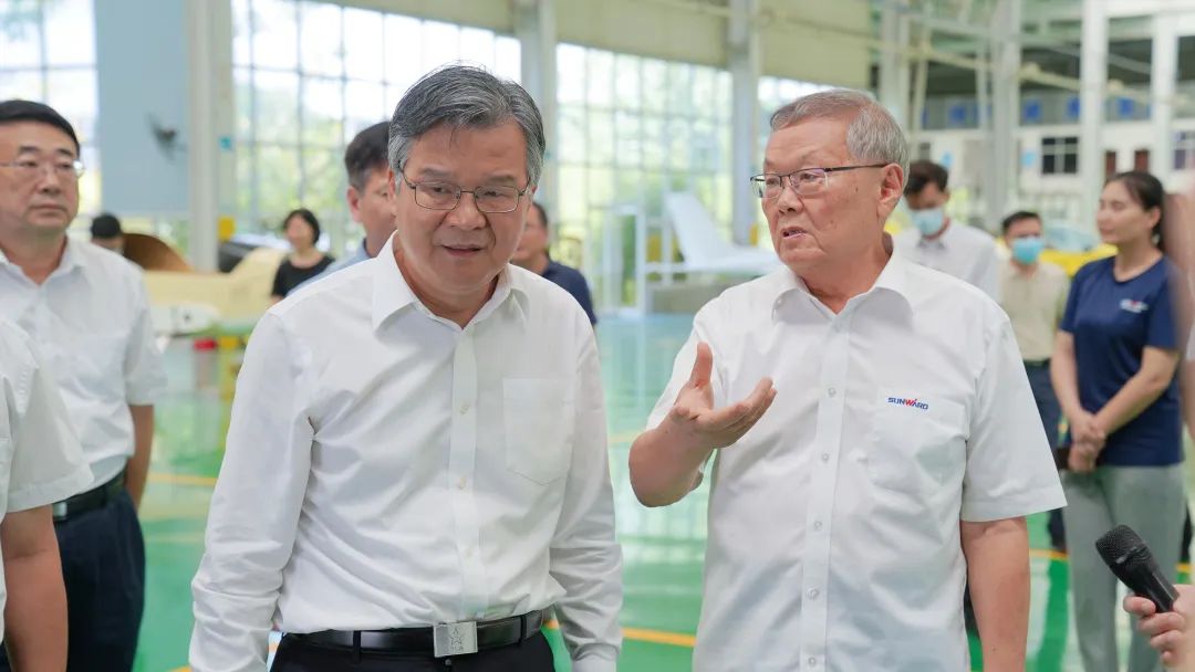 湖南省委常委、常务副省长李殿勋一行调查调研J9集团科技