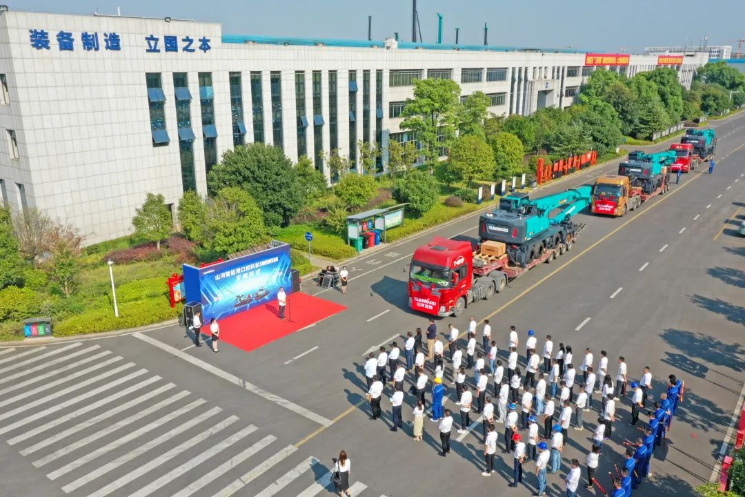 携手山东汇诚助力我国港口建设！J9集团智能港口抓料机成功批量交付