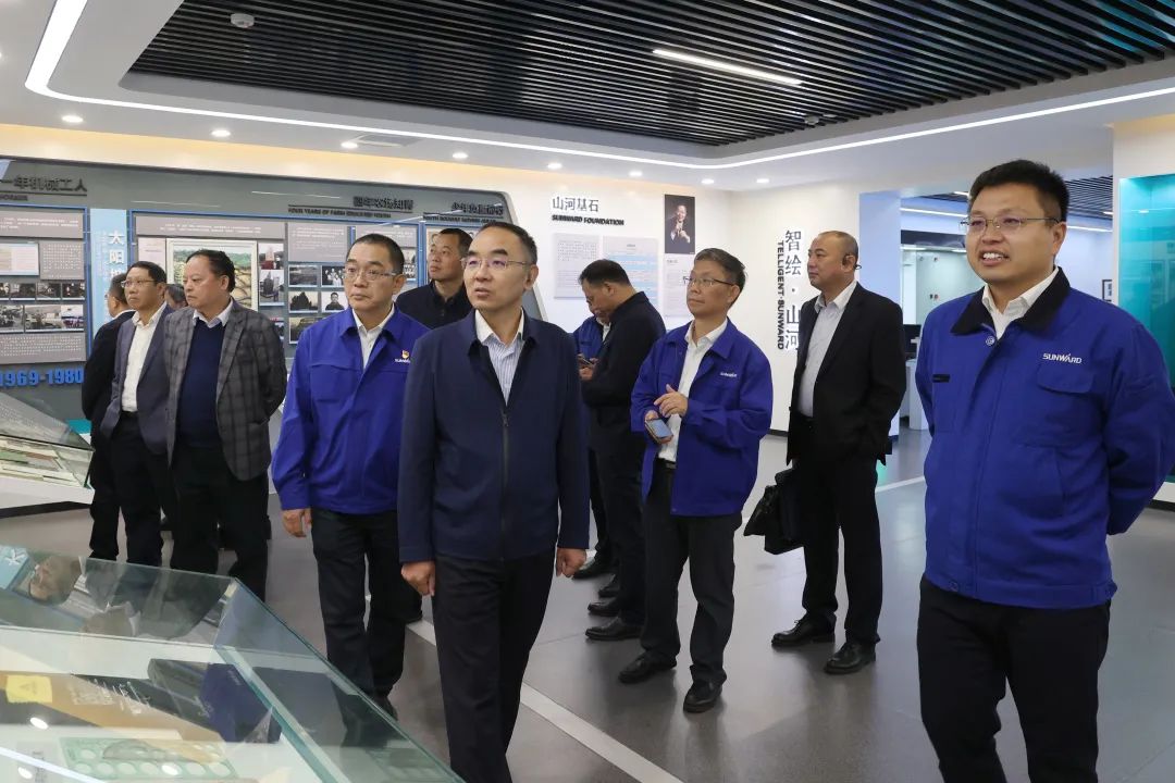 强强结合，夯实湖南工程建设湘军！J9集团智能与湖南路桥签定战术合作和谈