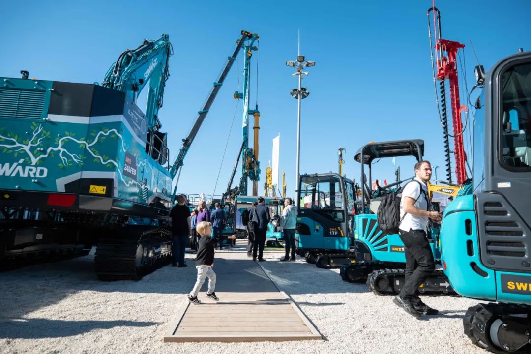 Bauma 2022 | 一组火热现场图带您沉温J9集团智能德国宝马展之旅