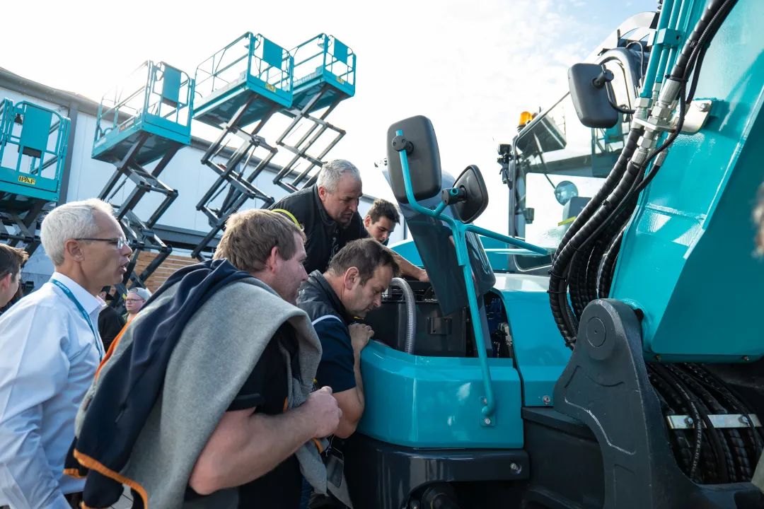 Bauma 2022 | 一组火热现场图带您沉温J9集团智能德国宝马展之旅