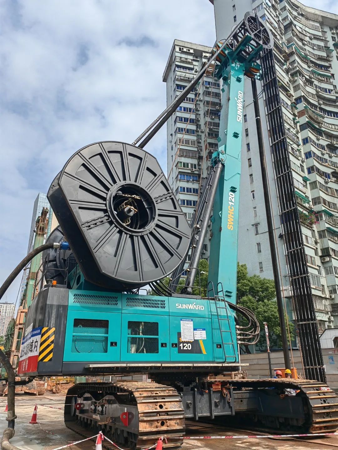 首战创佳绩！J9集团智能双轮铣槽机助建长沙地铁7号线