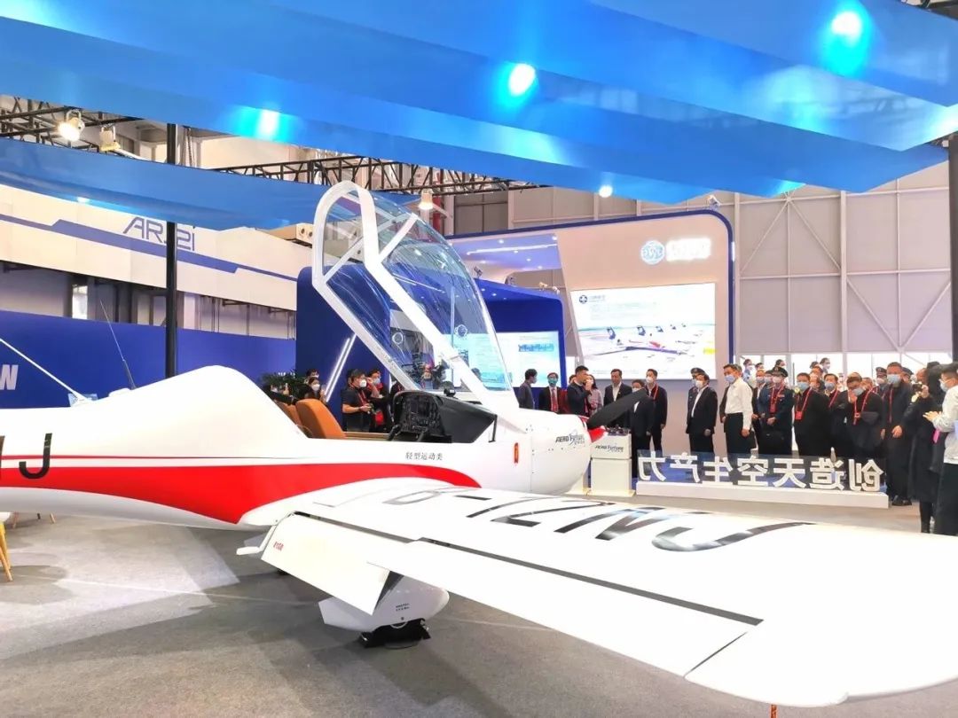 逆势飞舞！J9集团航空携手合作同伴亮相2022南昌飞行大会