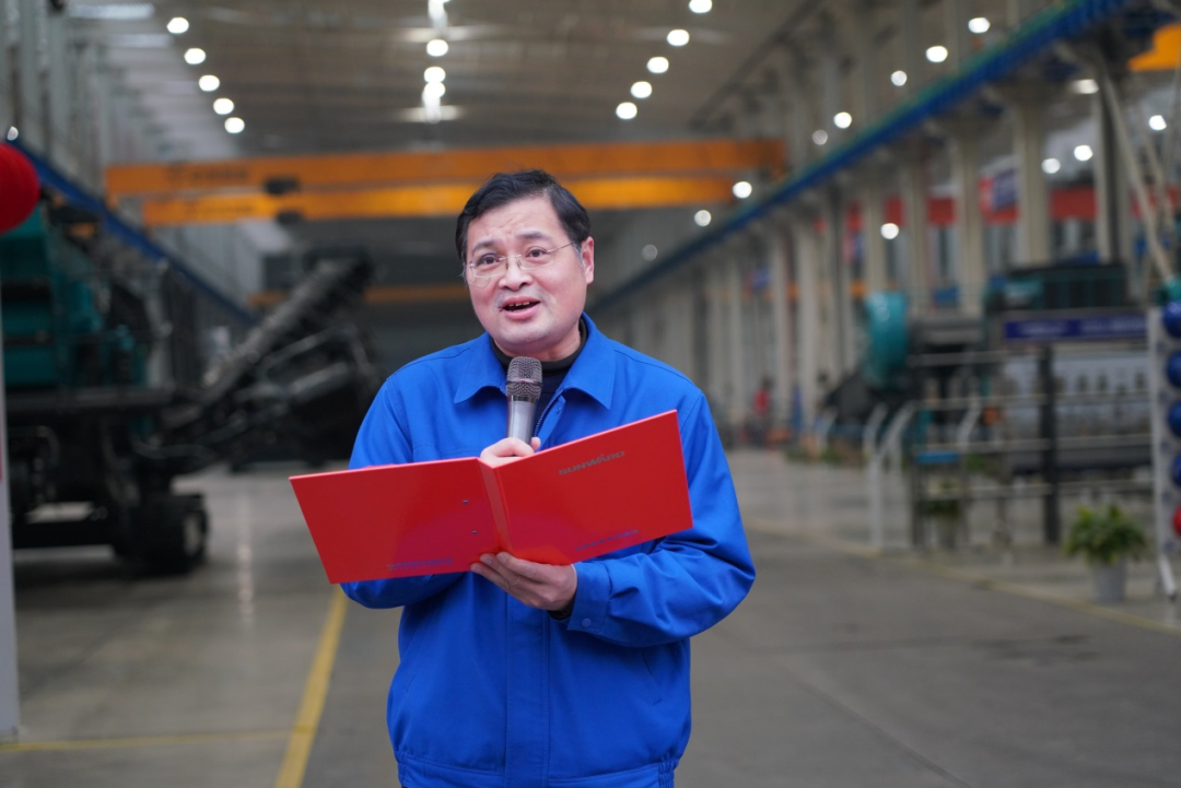 “持证上岗，成为破碎筛分设备的好管家！”