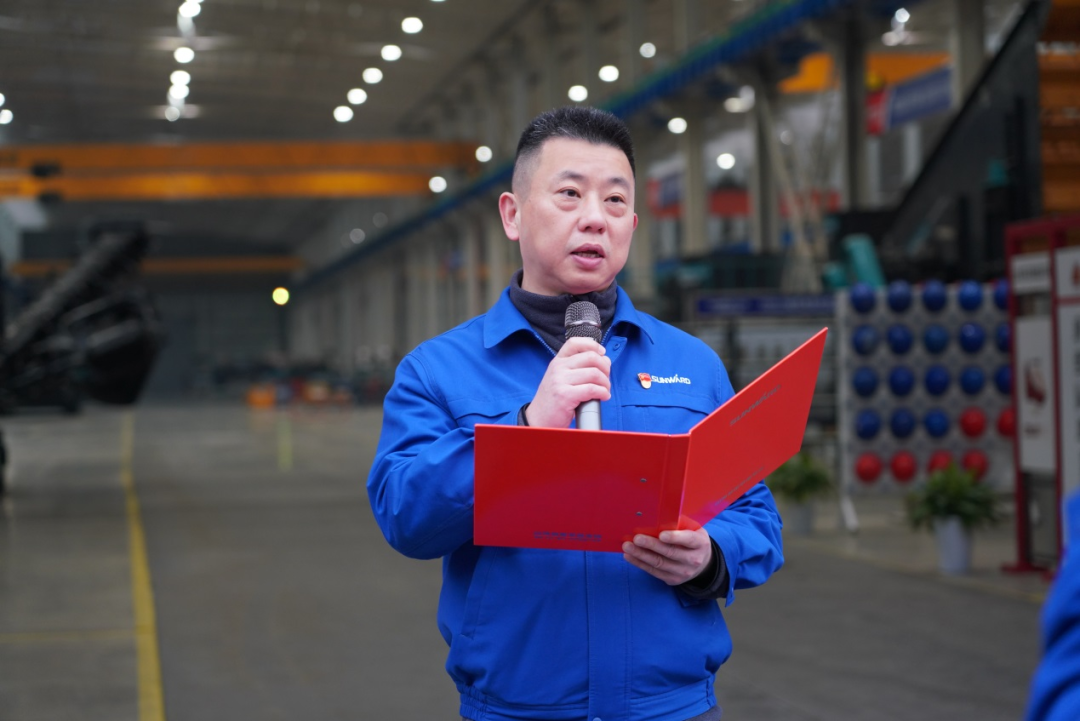 “持证上岗，成为破碎筛分设备的好管家！”