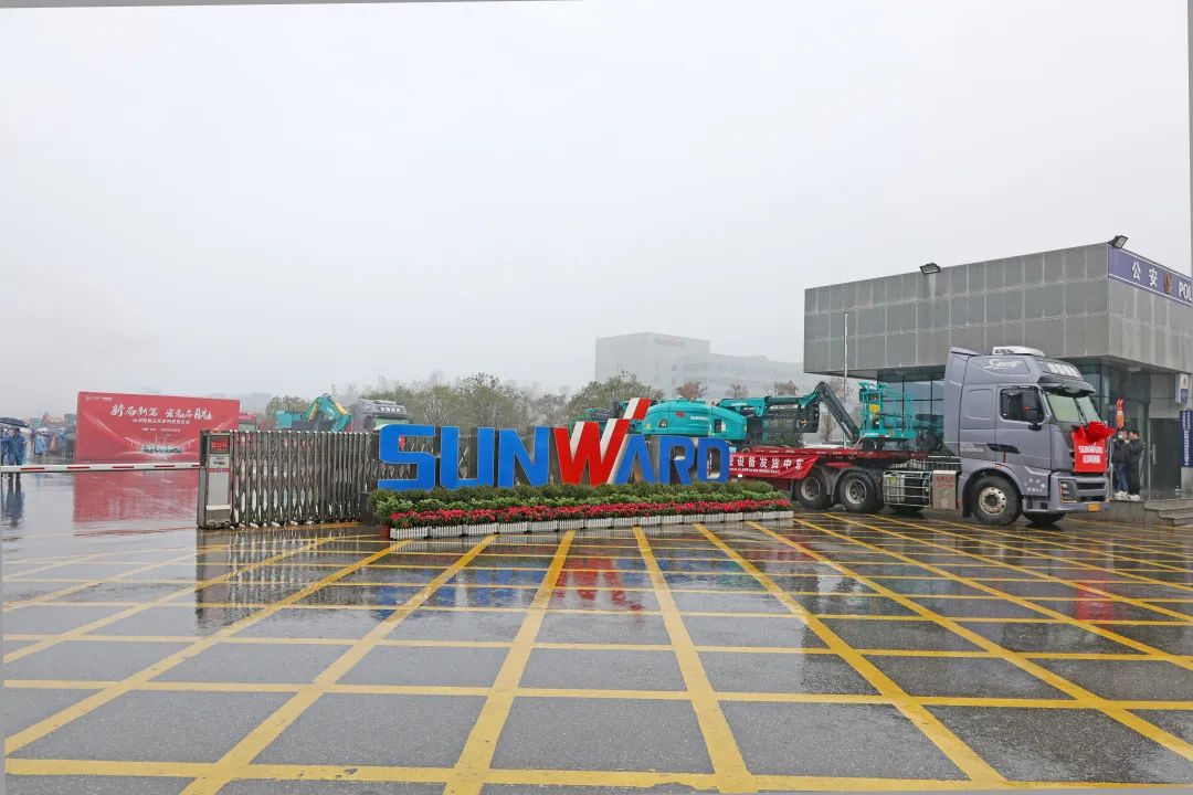 新局新篇，宏兔启航！J9集团智能超200台套设备集中发货