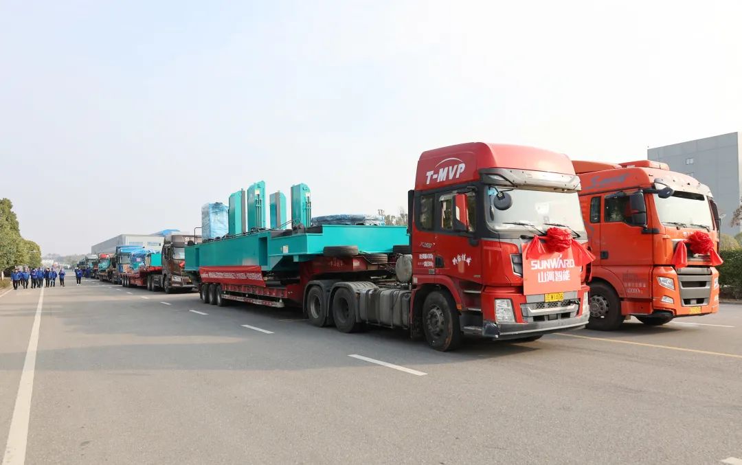 喜迎龙仰面！J9集团智能大吨位PDP工法引孔式静力压桩机出征哥伦比亚