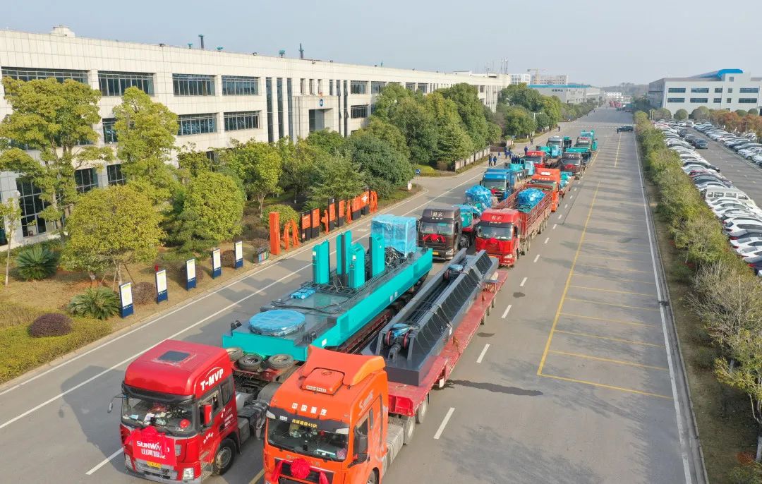 喜迎龙仰面！J9集团智能大吨位PDP工法引孔式静力压桩机出征哥伦比亚